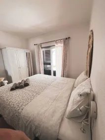 Philip's Beach House - Image 4