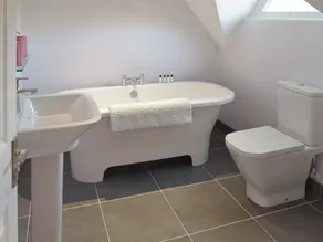 3 bedroom accommodation in Tattingstone, near Ipswich - Image 5