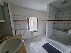 Les Hauts de Malarce : ancien mas ardéchois avec vue exceptionnelle et piscine. - Image 4