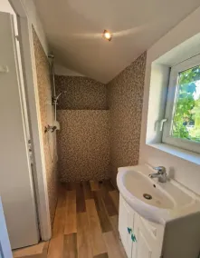 The Studio Accommodation for 2 people - Image 5