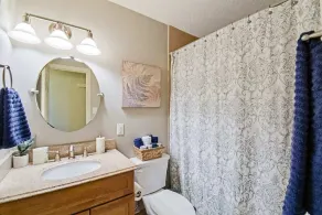 Split Level Luxury Luciana near the Foothills - Image 3