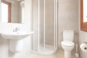 Casa vacanze 'Muro' con piscina privata vicino a Playa de Muro, Wi-Fi e aria condizionata - Image 4