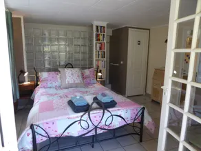 Large 2 Person Apartment with Air Conditioning & lovely private outdoor area - Image 4