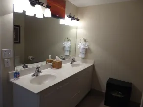 Nos clients nous évaluent le meilleur!  3 salles de sommeil privées 2 bains, chaises de plage gratuites - Image 2
