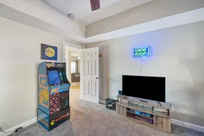 5BR and 5 1/2 BA Lakefront Home w/private hot tub and dogs ok! - Image 2