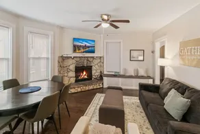 Private 2 Bedroom Walk to downtown Libertyville - Image 5