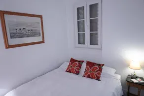 Charming Colonial Flat in historic building - Image 3