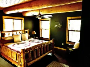 Cozy and Private Log Cabin! - Image 5