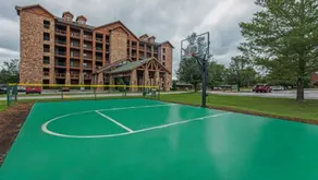 \"Fox Trail\" Luxury cabin at Branson Woods Resort - Image 4
