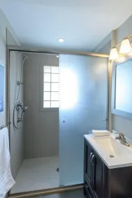 Luxury Retreat 1 block to downtown OP - Image 3