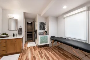 Skyline - entire modern 3-bedroom house with game room, sauna and views! - Image 2
