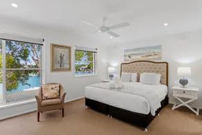 Unit 31 - 3 Bedroom Deluxe Waterfront Townhouse - Image 4