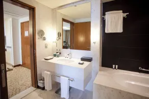Fashion Avenue Dubai Mall Residences - Luxury 1 bedroom - Image 3