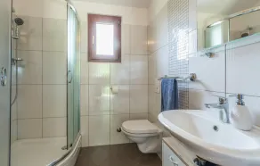 2 bedroom beautiful home in Loborika - Image 4