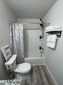 With Contactless Check-In, Premium Amenities & Dedicated Entrance & Bathroom - Image 5