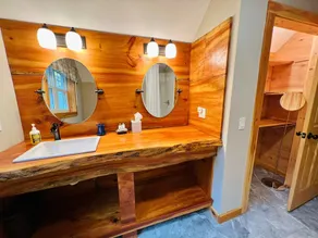 Charming Country Lodge with Modern Amenities - Image 3