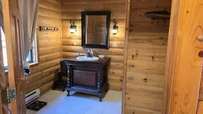 \tGorgeous 4BR Log Retreat on 40 Acres —Pond View – Mid-Michigan—sleeps 11+ - Image 3
