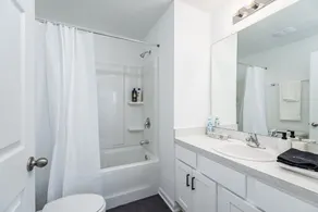 Enjoy this modern brand-new townhouse located in the heart of Jacksonville.  - Image 3