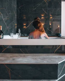 Gite Jacuzzi-piscine - Insolite Miroir Plafond - Image 5