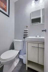 Hamilton in heart of Omaha! Multi family and group friendly! The perfect space!! - Image 5
