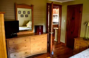 Charming cottage on the water with beautiful views - Image 4