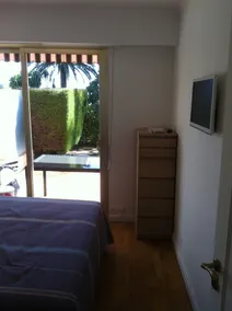 T2 apartment with secure pool and garden - Private Parking - Free Wifi - Image 5