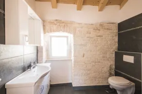 Fully fenced, pet-friendly, ideal for families - Image 2
