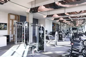 Ideal Loop Studio w/ Pool, Gym, nr. Merchandise Mart & the L, by Blueground - Image 3