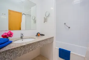 2 bedroom villa next to Papagayo - Image 2