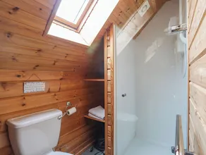 EIRIANFA, character holiday cottage, with open fire in Menai Bridge - Image 5
