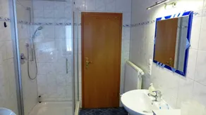 Modern apartment (53 sqm) with 2 bedrooms and terrace - Image 3