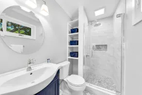 Terrific 3BR/2BA Tarpon Cottage! Great Location! Amenity access included - Image 3