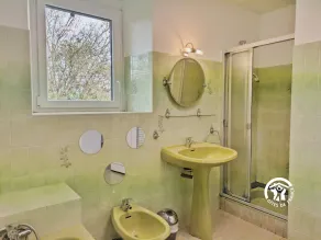 Spacious Gîte with Game Room, Music Instruments, and Large Garden in Anjou-Congrier - Image 5