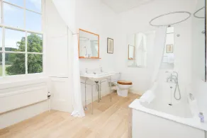 Country House with large garden, ample parking, sleeping 18 people - Image 2