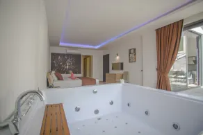 Half Moon Villa 1- Stunning Luxurious Hillside 2 Bedroom Villa - Image 3
