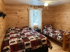 Gorgeous Cabin tucked in the woods for your Hidden Pittsburg getaway. - Image 5