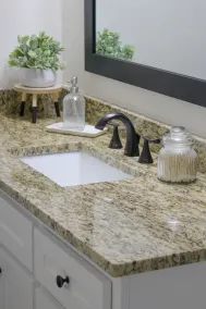 Newly Renovated Home! GREAT Location. PERFECT for long stays! 🌇 - Image 4