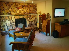 \"Eagle's Retreat\" Vacation Cottage With Gorgeous Park And Lake Views - Image 3
