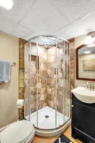   3 bedroom 2.5 bath with game room. 19 miles from Pittsburgh  - Image 4