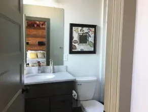 Historic Penthouse Style Loft in OTR, Parking Included - Image 2