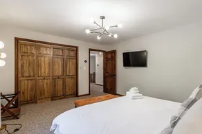 Minutes to a Magical Apres Ski! 4 Bedrooms, EV Charger, Mins to 4 Ski Mtns - Image 5