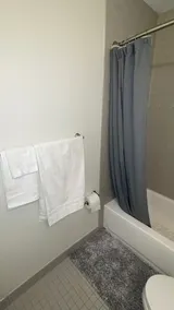 Cozy Midtown Getaway Minutes From Downtown - Image 3