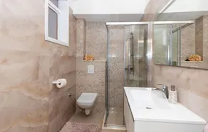 Schöne Wohnung in Blace mit Meerblick - Image 2