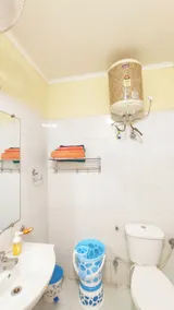 3 BDR Condo With Ample Parking - Image 4
