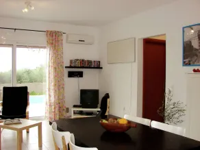 Pretty Holiday Home in Grays near Chafford Gorges Nature Park - Image 4