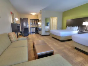 Accessible Studio w/ Free Breakfast + Outdoor Pool - Image 3