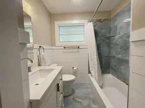 Recently Updated 2/2 With Hot Tub, 1 Mile to Beach - Image 3