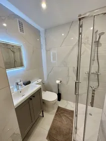 Superbe Appartement Proche Cannes Type 2 Pièces Avec Parking Privé - Image 2