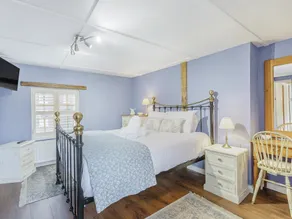2 bedroom accommodation in Ringwood - Image 5