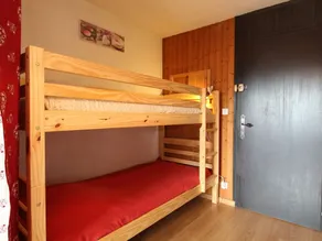 Studio 4 pers. near slopes and shops, balcony, parking - Image 4